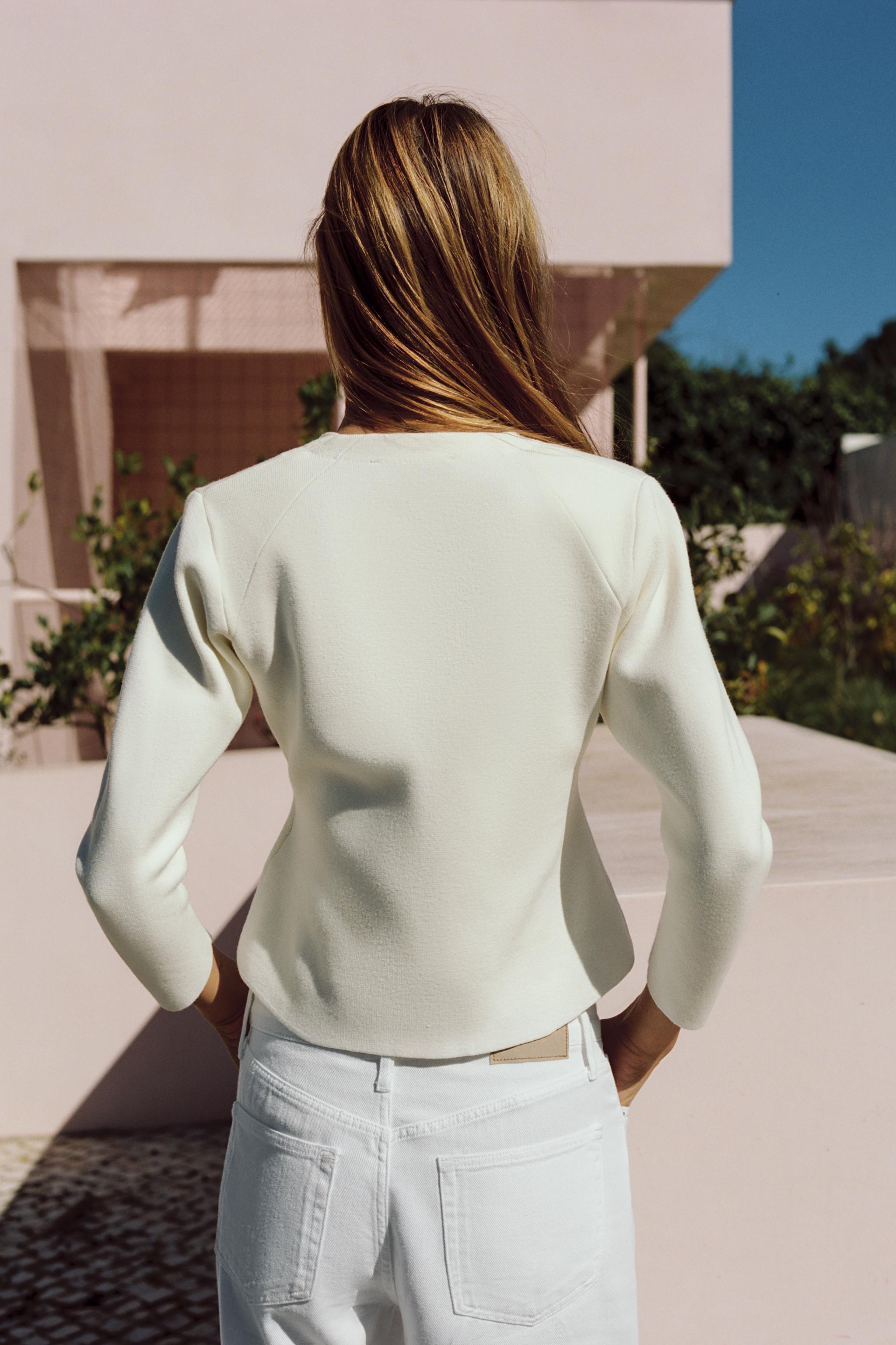 FITTED KNIT JACKET WITH SHOULDER PADS